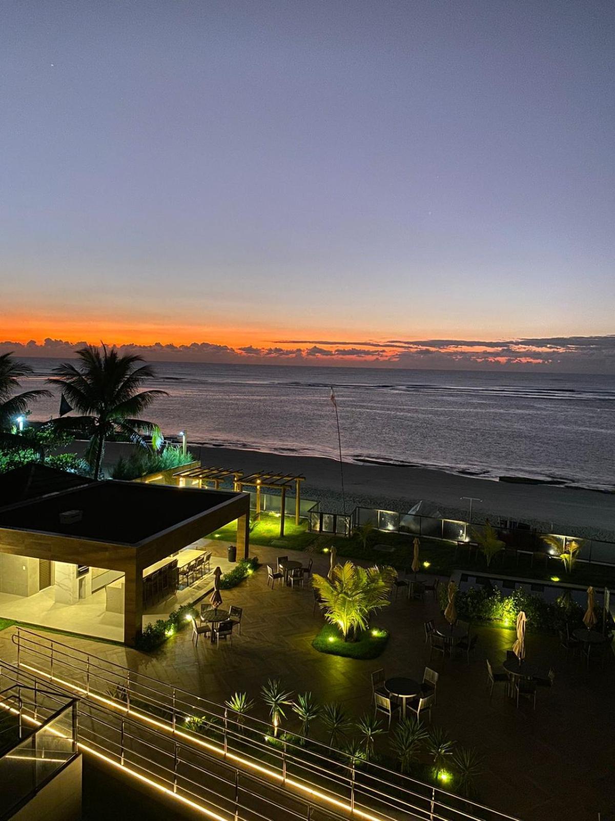 Mirante - Em Frente As Piscinas Naturais 公寓