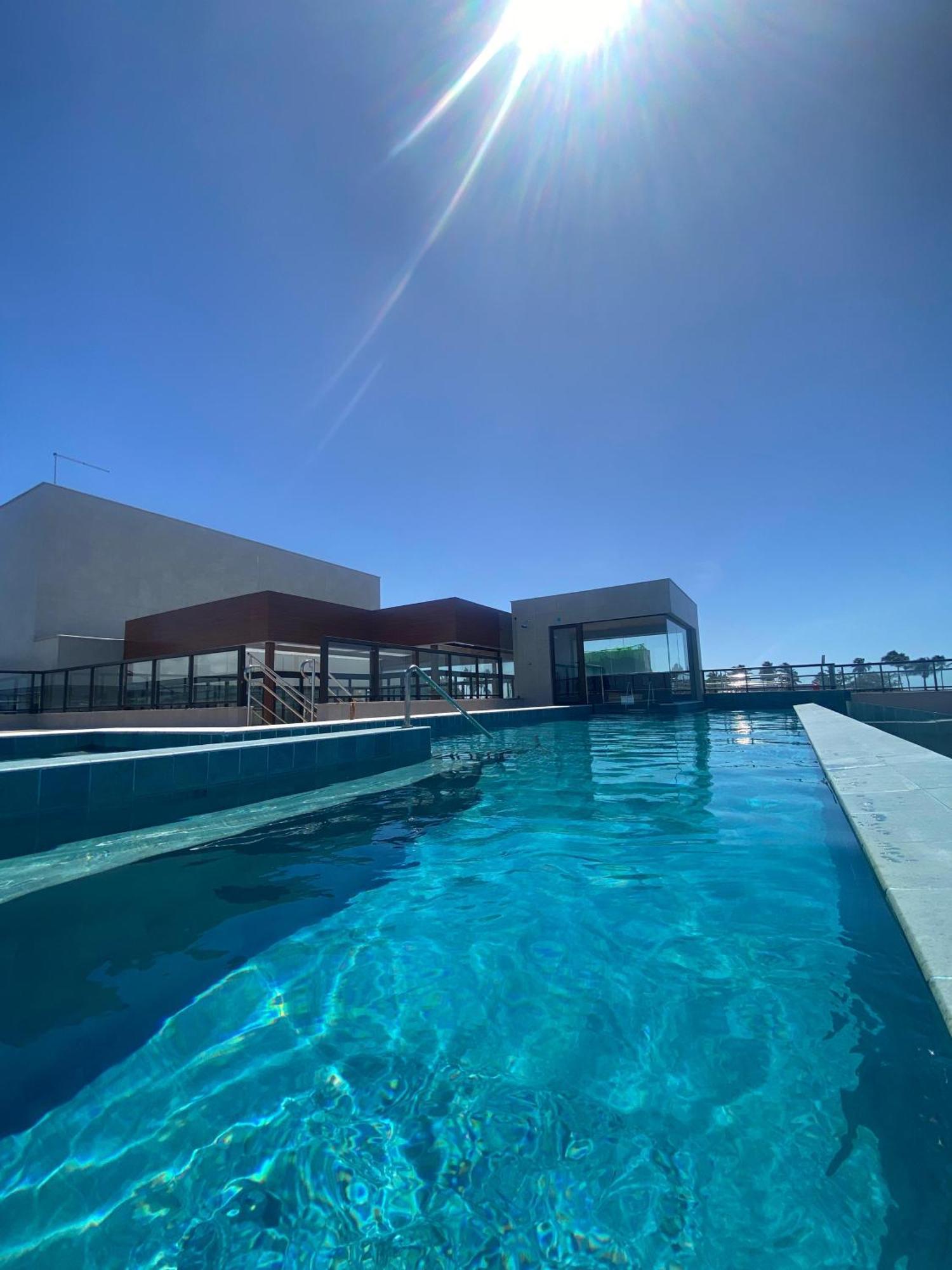 Mirante - Em Frente As Piscinas Naturais 公寓 *